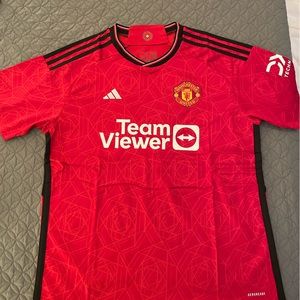 Manchester United 23/24 home jersey - size Medium (read description!)